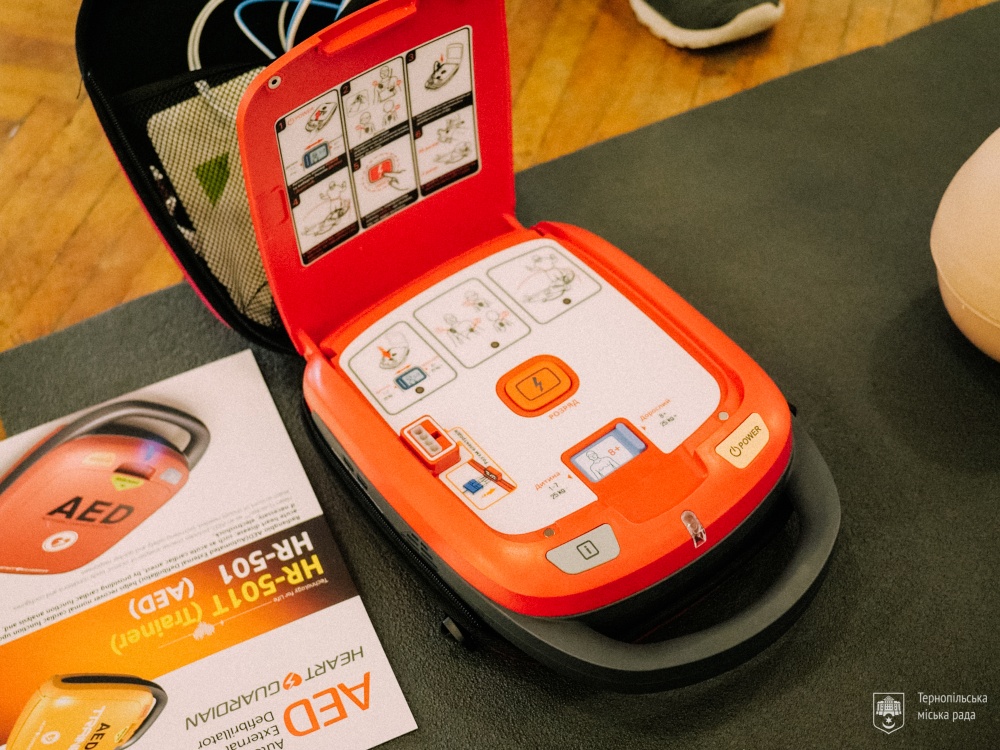 defibrilyator-2-05112022.jpg